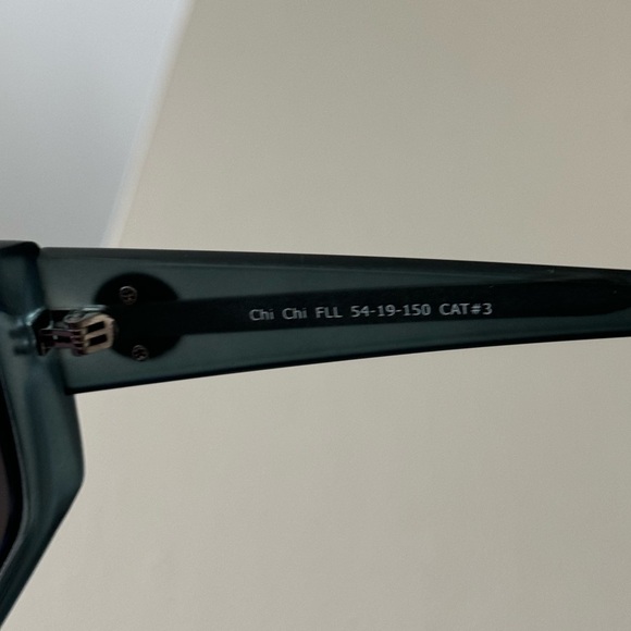 Brand new”Prive Revaux”Unisex sunglasses.(Case,washcloth included).Color-black🖤 - Picture 8 of 16